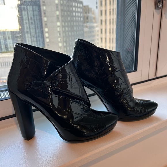 Louis Vuitton Ancle Boots - Picture 9 of 9